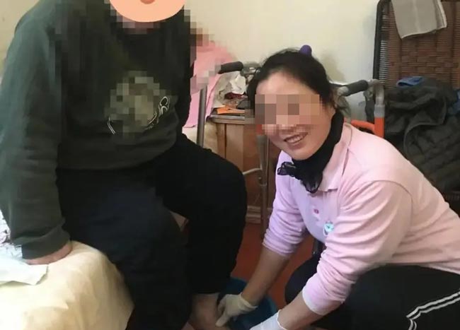 家政阿姨遇到這樣的情況應(yīng)該馬上下戶！